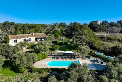 House for sale in GORDES  - 7 rooms - 237 m² 