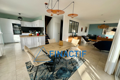 Appartement à vendre à AIX-EN-PROVENCE Les Friches-Cadenat - 5 pièces - 109 m² 