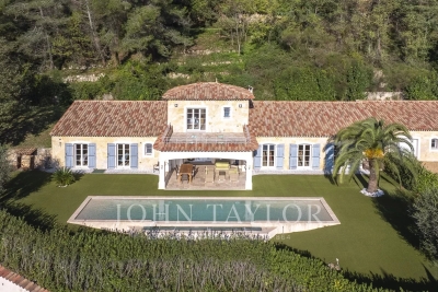 Maison à vendre à LE TIGNET Rimiez - 6 pièces - 210 m² 