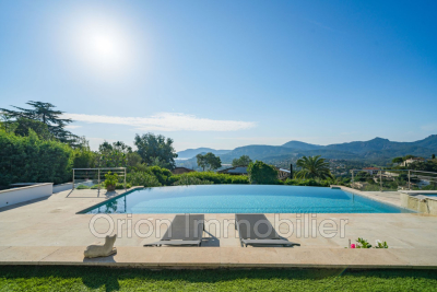 House for sale in MANDELIEU-LA-NAPOULE  - 9 rooms - 201 m&sup2; 