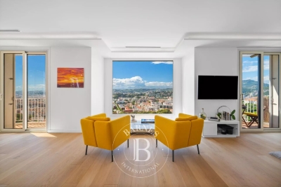 Maison à vendre à NICE Le Centre-Le Haut de Cagnes - 7 pièces - 261 m² 