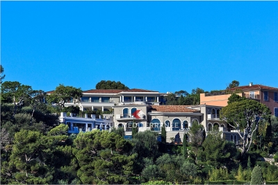 House to rent in ST-JEAN-CAP-FERRAT  - 9 rooms - 1200 m&sup2; 