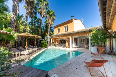 House for sale in STE-MAXIME  - 6 rooms - 180 m² 