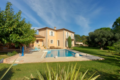 Maison à vendre 06 pieces saintes 