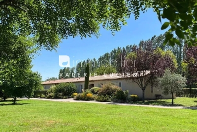 Maison à vendre à ST-RÉMY-DE-PROVENCE  - 9 pièces - 207 m² 