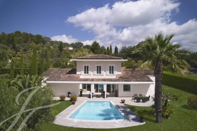 Maison à vendre à CHATEAUNEUF-GRASSE  - 6 pièces - 281 m² 