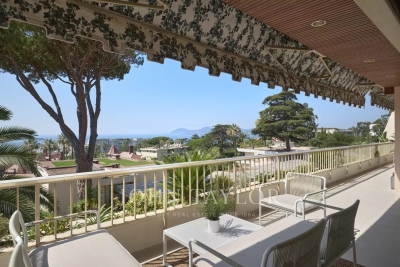 Apartment for sale in CANNES  - 5 rooms - 120 m² 