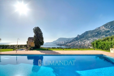 Apartment for sale in ROQUEBRUNE-CAP-MARTIN  - 3 rooms - 102 m&sup2; 