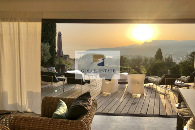 House for sale in CASSIS Farges-Perier - 7 rooms - 205 m² 