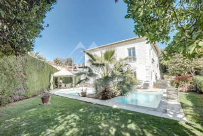 Maison &agrave; vendre &agrave; CANNES  - 7 pi&egrave;ces - 365 m&sup2; 