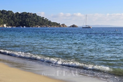 House for sale in LE LAVANDOU Les Calanques - 8 rooms - 222 m&sup2; 