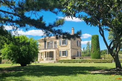 Maison à vendre à BARBENTANE Saint-Loup-Fardeloup - 8 pièces - 121 m² 