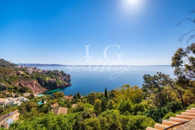 Maison à vendre à THÉOULE-SUR-MER  - 10 pièces - 220 m² 