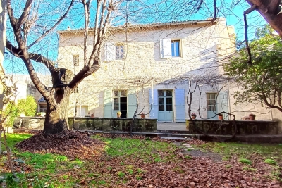 Maison à vendre à UZÈS  - 12 pièces - 238 m² 