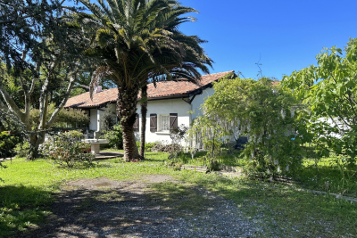 Maison à vendre à ST-JEAN-DE-LUZ  - 6 pièces - 190 m² 