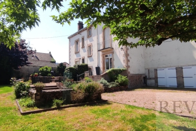 Maison à vendre villa en pierre coeur centre ville 