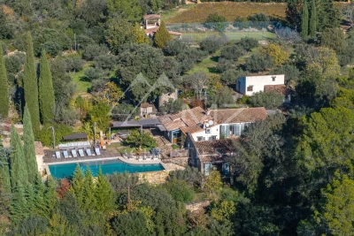 Maison à vendre à LORGUES Giens - 15 pièces - 350 m² 