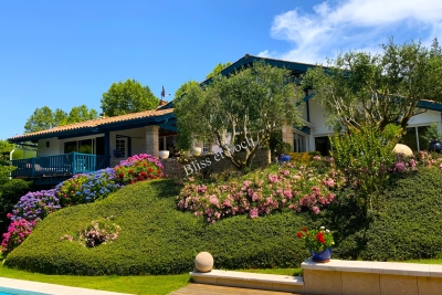 Maison à vendre à ARCANGUES  - 6 pièces - 290 m² 