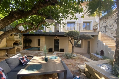 Maison à vendre à POUZILHAC  - 6 pièces - 280 m² 