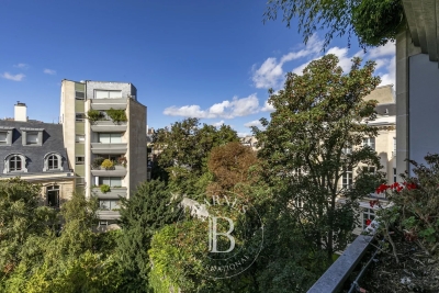 Appartement à vendre à PARIS 7EME Seine et Berges 2 - 5 pièces - 130 m² 