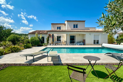 Maison à vendre à ST-AYGULF  - 6 pièces - 185 m² 