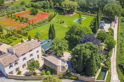 Maison à vendre à LOURMARIN Montfavet Pericentre - 15 pièces - 544 m² 