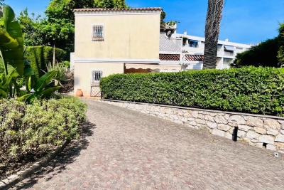 House for sale in BEAULIEU-SUR-MER Arenas-Aeroport - 4 rooms - 60 m² 
