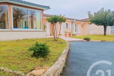 Maison à vendre à ST-CAPRAIS-DE-BLAYE  - 4 pièces - 126 m² 