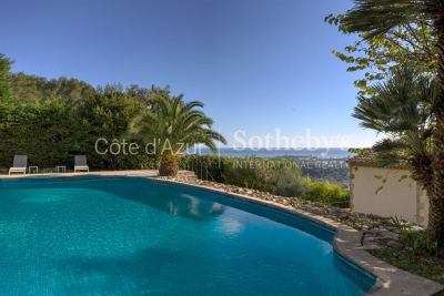 Maison à vendre à GOLFE JUAN  - 5 pièces - 250 m² 