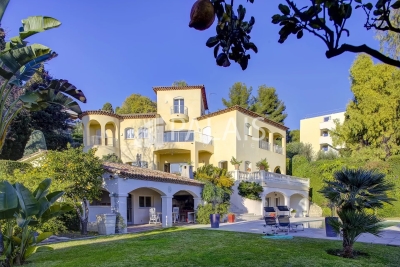 Maison à vendre à NICE Riquier - 8 pièces - 803 m² 