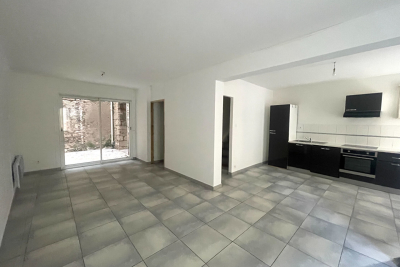 Maison à louer à ST-CANNAT Longchamp - 5 pièces - 110 m² 