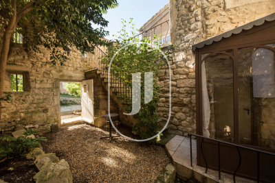 Maison à vendre à OPPÈDE  - 10 pièces - 330 m² 