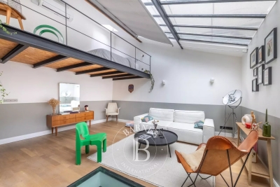 House for sale in PARIS 18EME Porte Saint-Martin - 2 rooms - 61 m² 