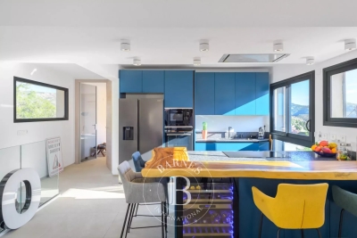 House for sale in CARRY-LE-ROUET Farges-Perier - 4 rooms - 173 m² 