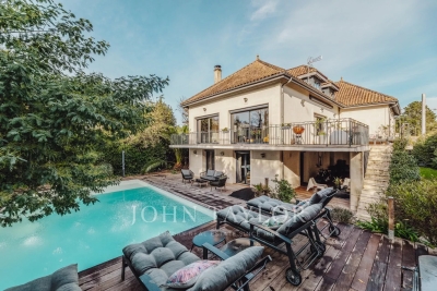 Maison à vendre à BORDEAUX  - 10 pièces - 400 m² 