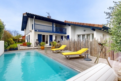 Maison à vendre à ST-JEAN-DE-LUZ  - 8 pièces - 167 m² 