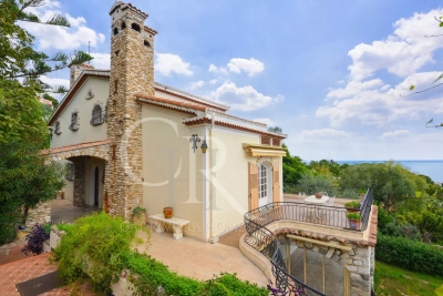Maison &agrave; vendre &agrave; ROQUEBRUNE-CAP-MARTIN  - 10 pi&egrave;ces - 430 m&sup2; 