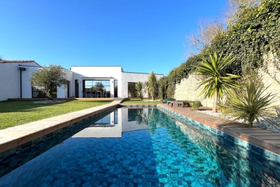 Maison à vendre à LAGORD Sud - 5 pièces - 170 m² 