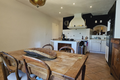 Appartement &agrave; vendre &agrave; LA CADIÈRE-D'AZUR  - 5 pi&egrave;ces - 160 m&sup2; 
