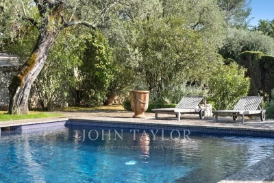 Maison &agrave; vendre piscine et belle vue cannes 
