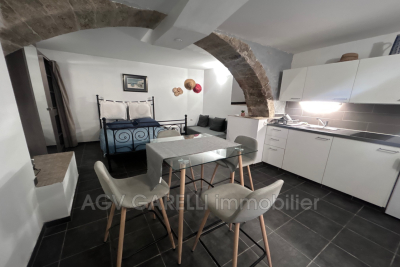 Appartement à louer à HYÈRES  - 1 pièces - 25 m² 