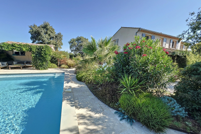 Maison à vendre à CAVAILLON  - 9 pièces - 220 m² 