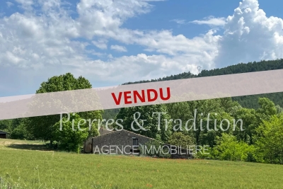 Maison à vendre à VIENS  - 7 pièces - 300 m² 