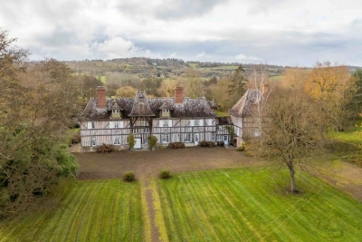 Maison à vendre à LIVAROT-PAYS-D'AUGE  - 13 pièces - 360 m² 