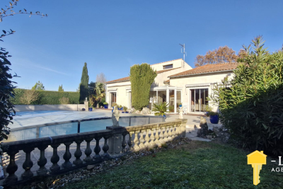 Maison à vendre à MORTAGNE SUR GIRONDE  - 3 pièces - 158 m² 