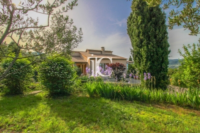 Maison à vendre à LES VANS  - 4 pièces - 152 m² 