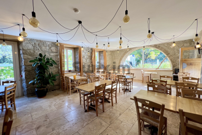 Commerce à vendre à CONCOULES   - 578 m² 