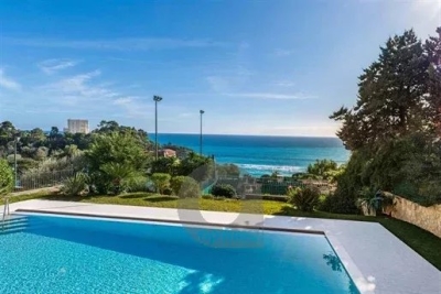Apartment for sale in ROQUEBRUNE-CAP-MARTIN  - 3 rooms  