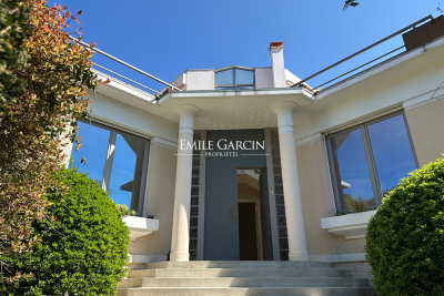 Maison à vendre à ST GERMAIN EN LAYE Jouars-Pontchartrain - 10 pièces - 265 m² 