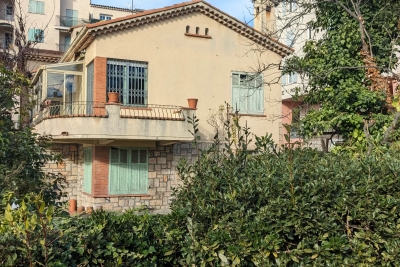 Maison &agrave; vendre &agrave; VALLAURIS  - 5 pi&egrave;ces - 160 m&sup2; 